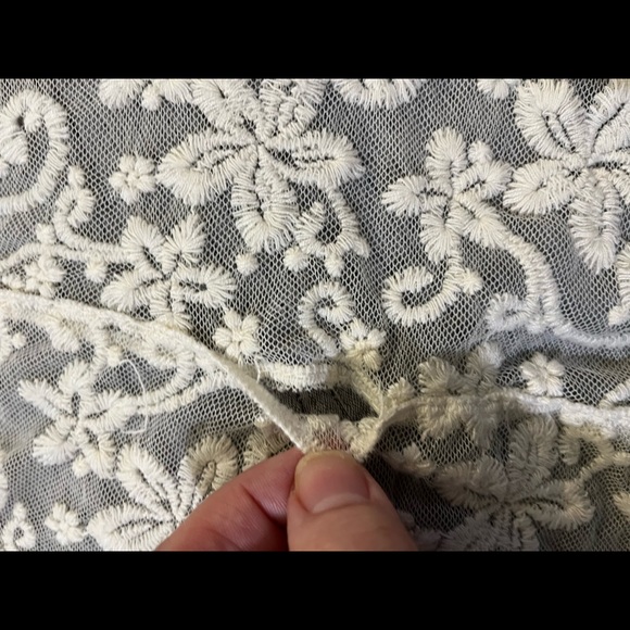 LOVE TREE HAPPENS IVORY CREAM LACE SHEER FLORAL SCOOP NECK TANK BLOUSE - Picture 9 of 13